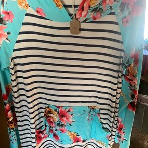 NWT womens long sleeve shirt with hood and front pocket 95% Rayon 5% spandex